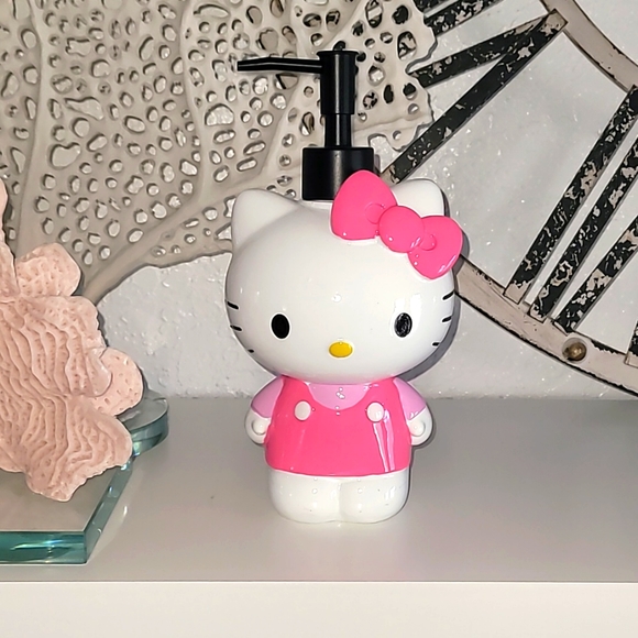 Hello Kitty Other - 🩷NWT🩵 Hello Kitty Soap Dispenser